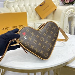 Louis Vuitton Game On Coeur Louis Vuitton Game On Coeur