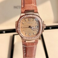 Patek Philippe Nautilus 7010R Quartz Gold Watch Patek Philippe Nautilus 7010R Quartz Gold Watch