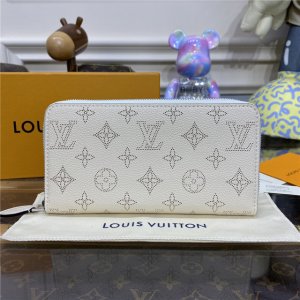 Louis Vuitton Zippy Wallet Mahina Ivory Louis Vuitton Zippy Wallet Mahina Ivory
