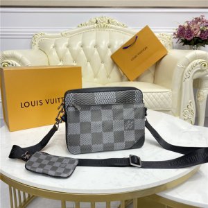 Louis Vuitton Trio Messenger Louis Vuitton Trio Messenger