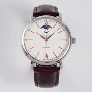 Universal Watch Berto Fino 40 Series Universal Watch Berto Fino 40 Series