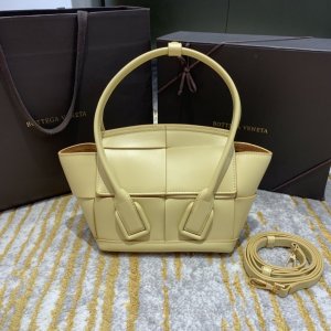 Bottega Veneta Handbag yellow Bottega Veneta Handbag yellow