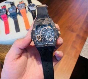 Hublot Soul Series Personalized Fashion Carbon Fiber Luminous Case Men’s Mechanical Watch Hublot Soul Series Personalized Fashion Carbon Fiber Luminous Case Men’s Mechanical Watch