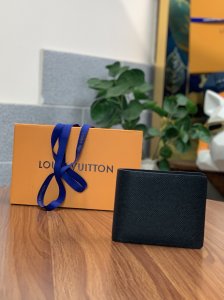 LOUIS VUITTON RIPPLE LIGHT Black Cross Grain SHORT WALLET LOUIS VUITTON RIPPLE LIGHT Black Cross Grain SHORT WALLET