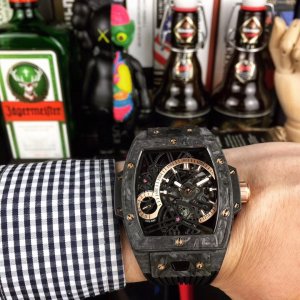 Hublot Soul Series Personalized Fashion Carbon Fiber Luminous Case Men’s Mechanical Watch Hublot Soul Series Personalized Fashion Carbon Fiber Luminous Case Men’s Mechanical Watch