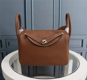 HERMES HANDBAG LINDY brown HERMES HANDBAG LINDY brown