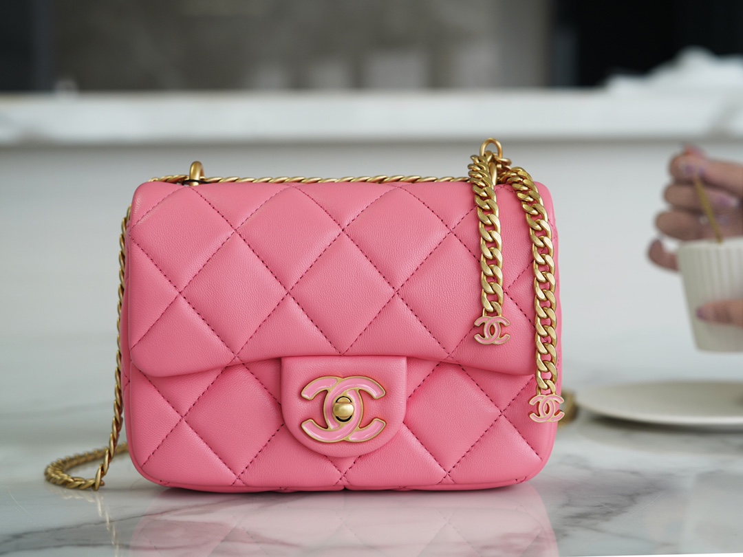 Chanel HANDBAG pink Chanel HANDBAG pink