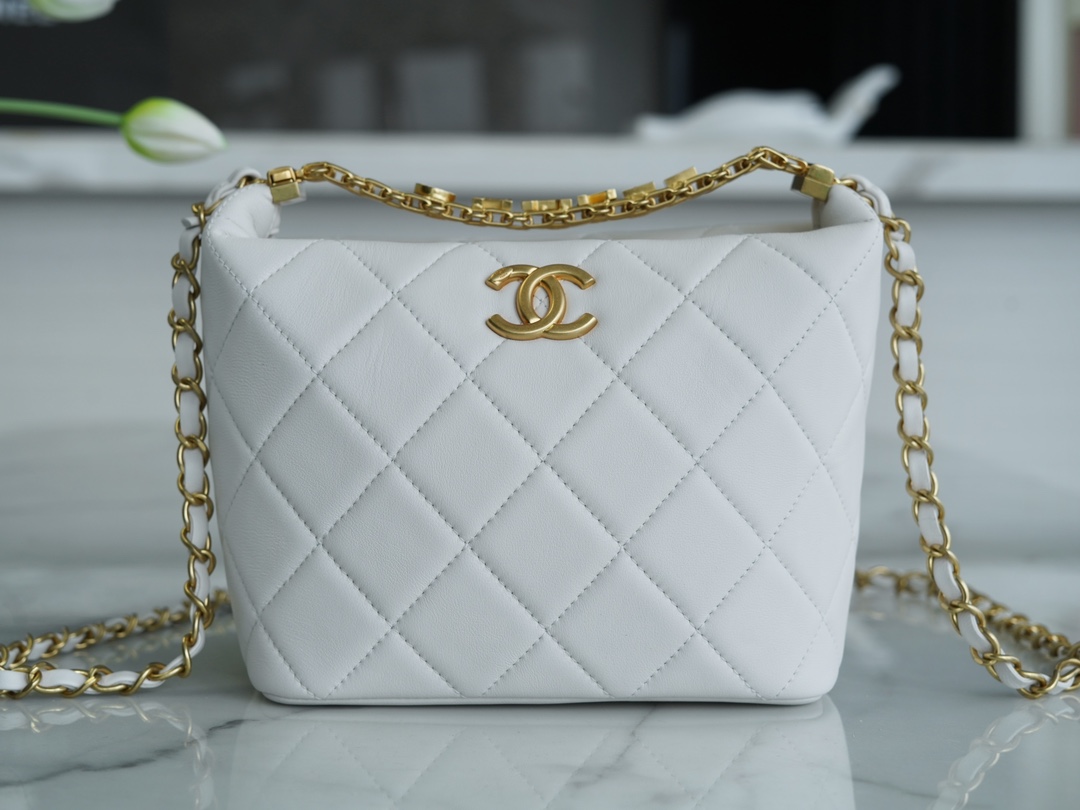 Chanel HANDBAG white Chanel HANDBAG white