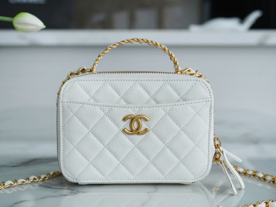 Chanel HANDBAG white Chanel HANDBAG white