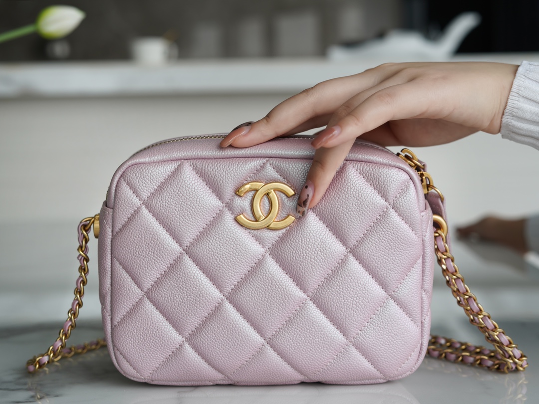 CHANEL HANDBAG pink CHANEL HANDBAG pink