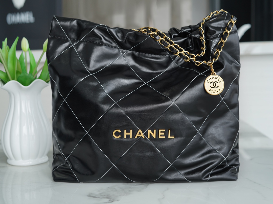 CHANEL HANDBAG black CHANEL HANDBAG black