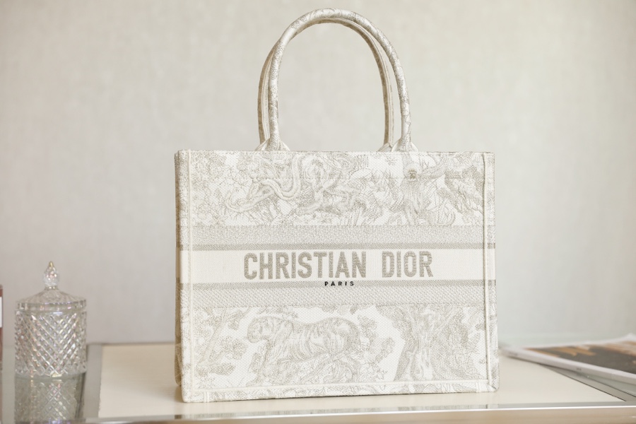 CHRISTIAN DIOR EMBROIDERED VELVET CANNAGE BOOK TOTE CHRISTIAN DIOR EMBROIDERED VELVET CANNAGE BOOK TOTE