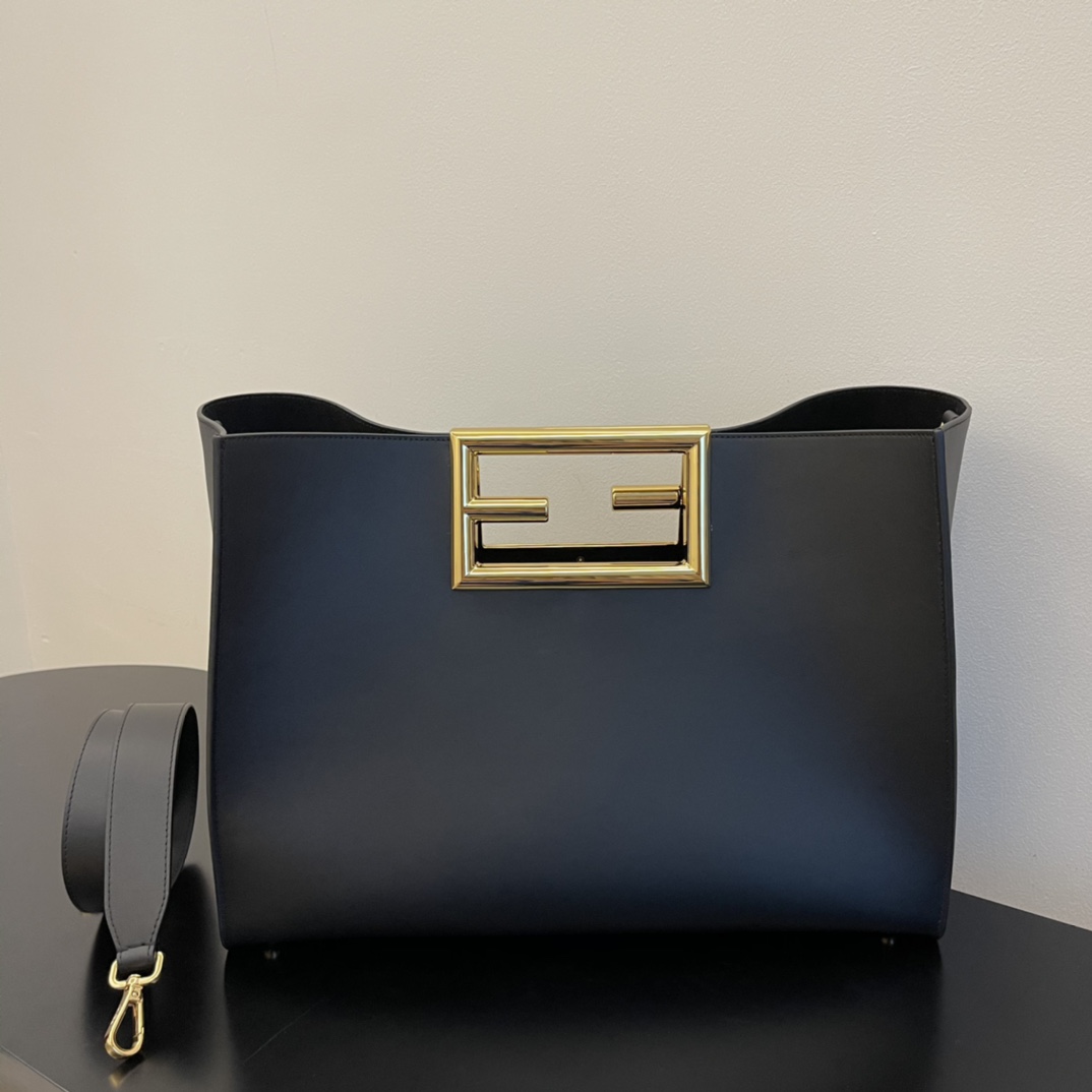 FENDI HANDBAG Black FENDI HANDBAG Black
