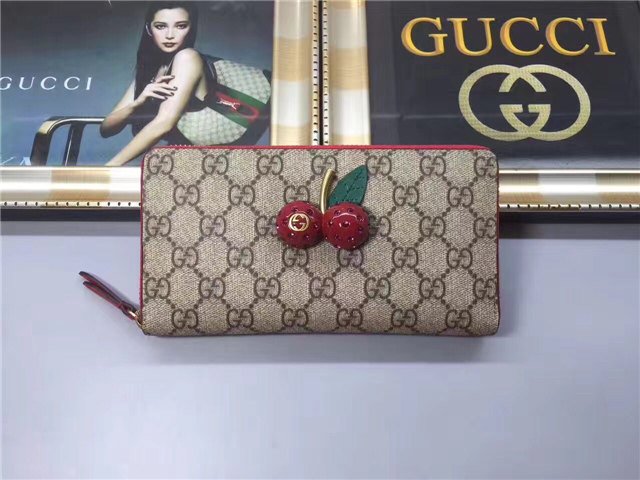 Gucci GG Supreme Zip Around Wallet With Cherries Gucci GG Supreme Zip Around Wallet With Cherries