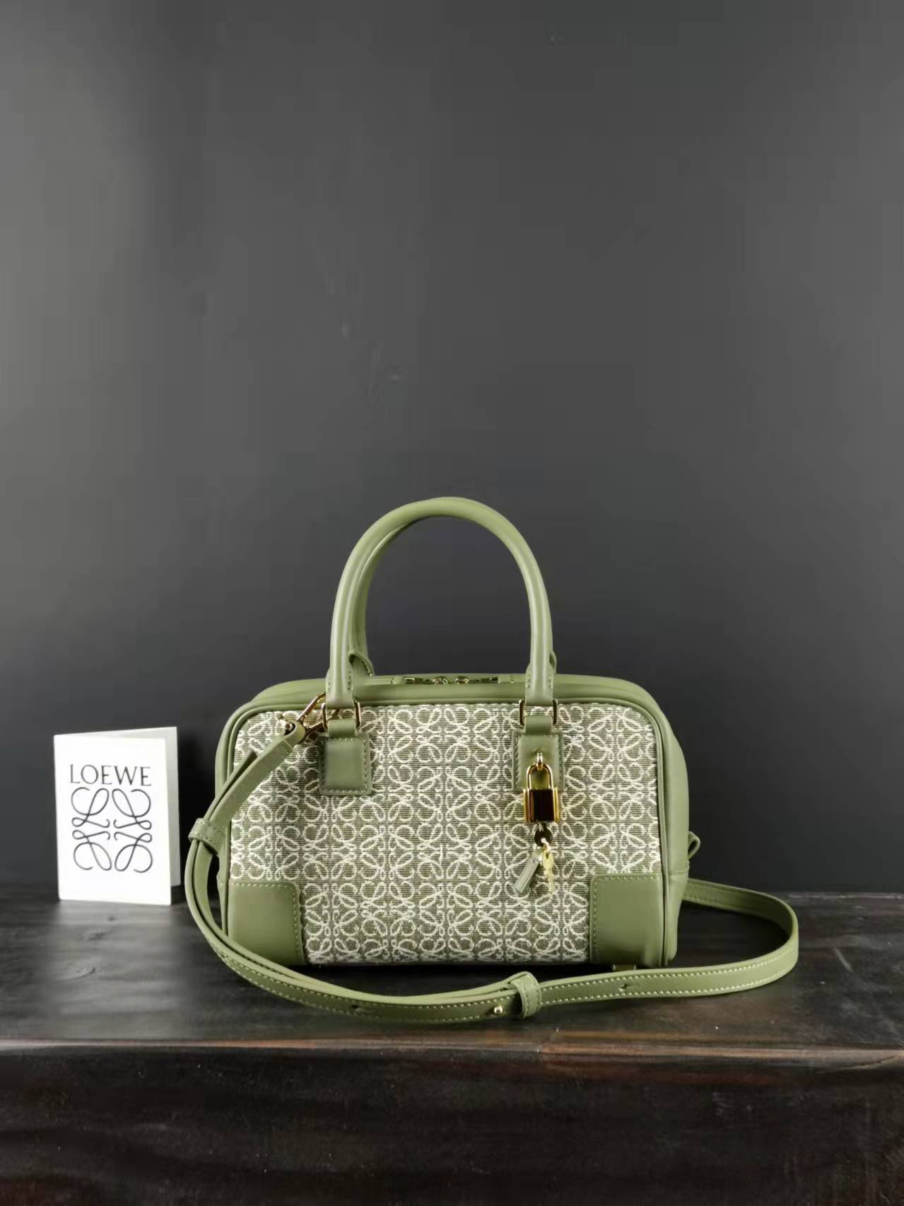 LOEWE HANDBAG Embroidered white flowers on a green background LOEWE HANDBAG Embroidered white flowers on a green background