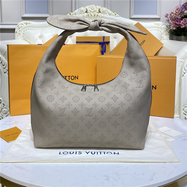 Louis Vuitton Why Knot MM Galet Louis Vuitton Why Knot MM Galet