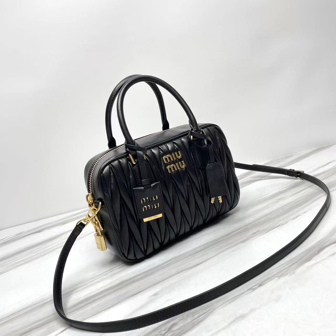 MIU MIU HANDBAG Black MIU MIU HANDBAG Black