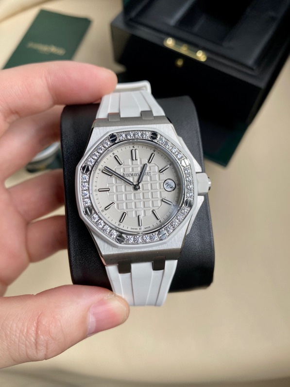 Audemars Piguet Royal Oak Offshore 67540SK Quartz Women’s Watch Audemars Piguet Royal Oak Offshore 67540SK Quartz Women’s Watch