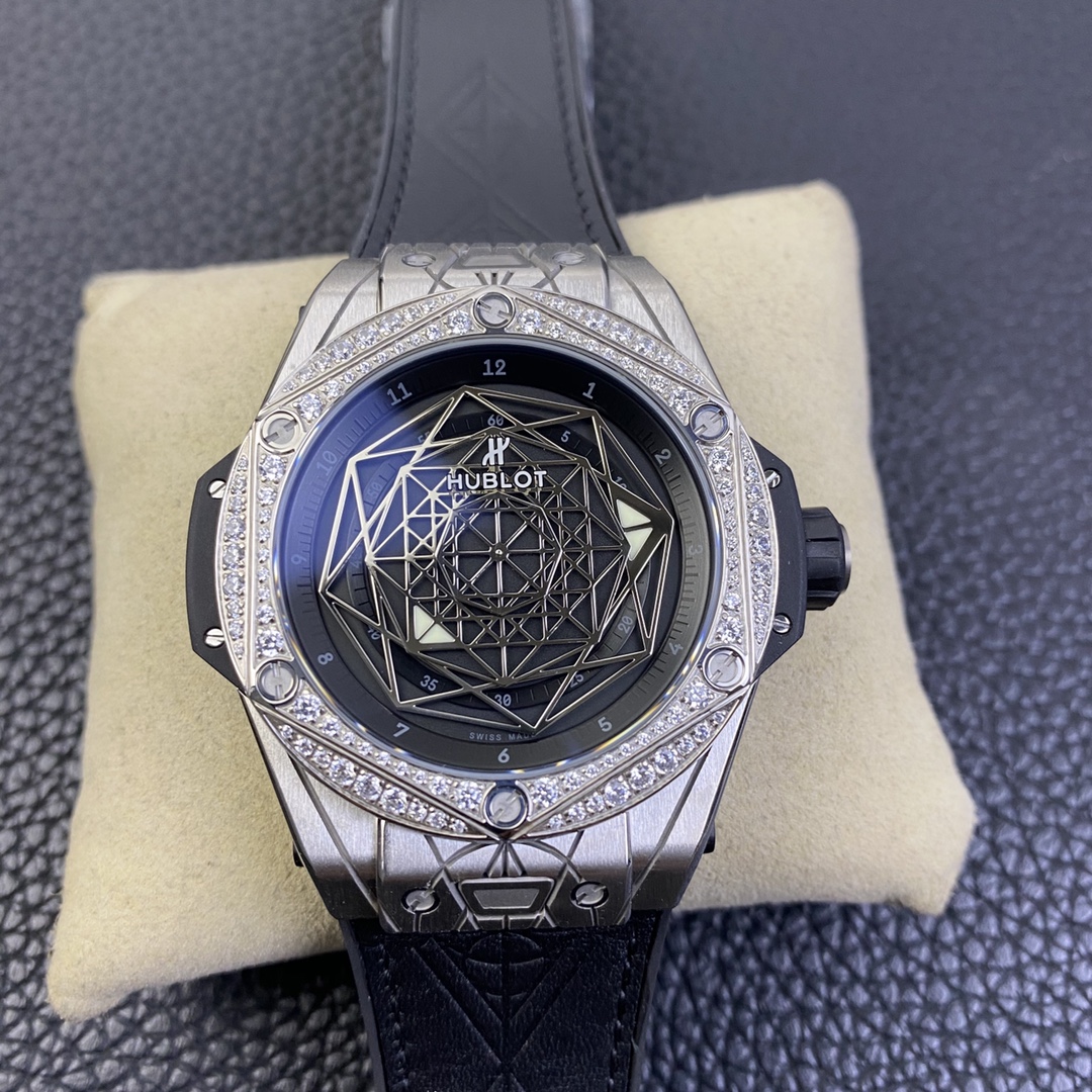 Hublot Big Bang Sang Bleu II Tattoo Watch Hublot Big Bang Sang Bleu II Tattoo Watch