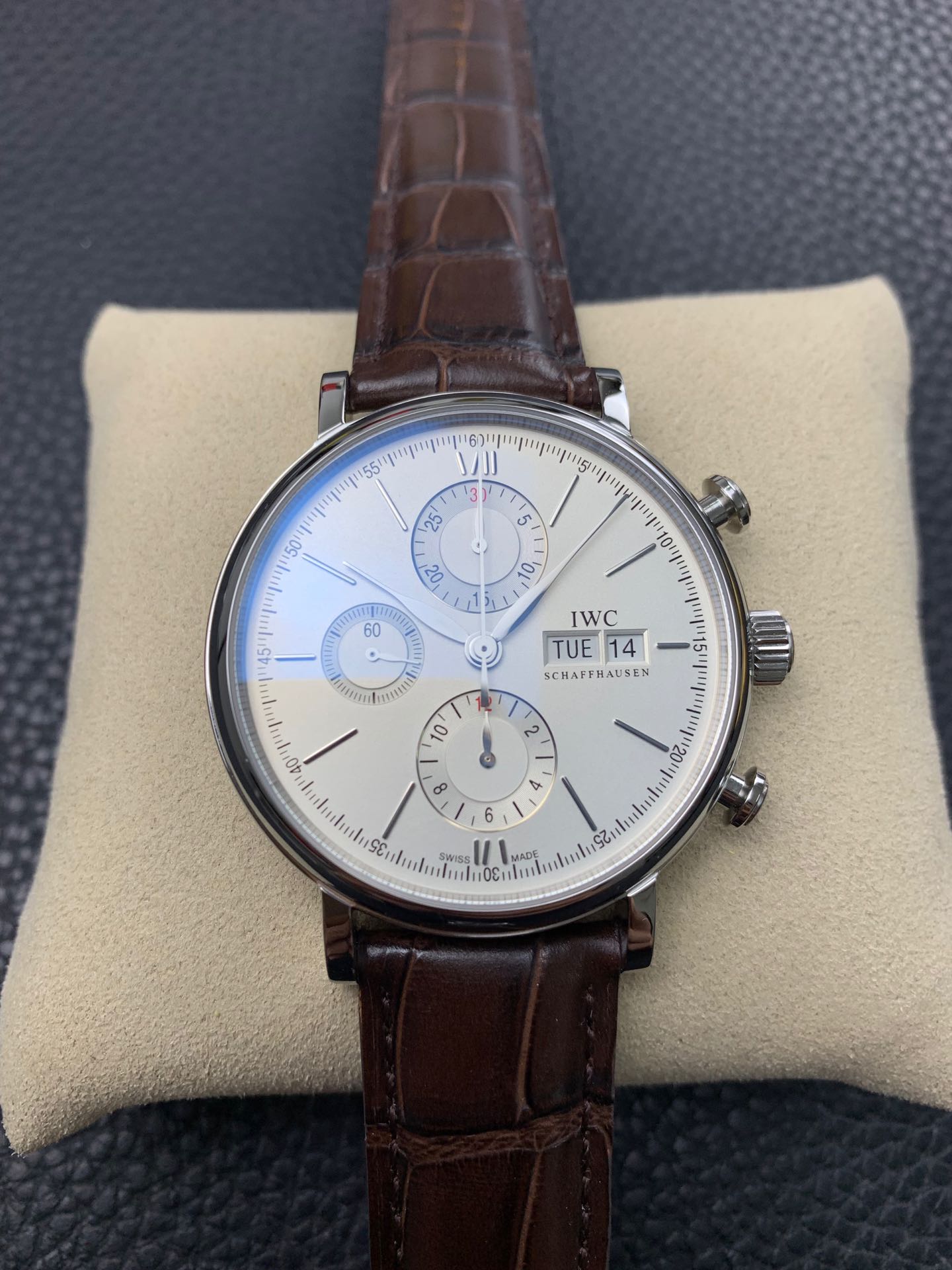 Universal Watch Berto Fino 42 Series IW391001 White Plate Universal Watch Berto Fino 42 Series IW391001 White Plate