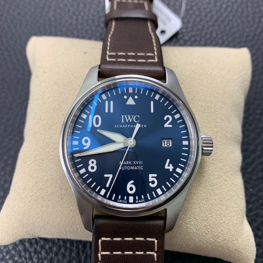 Universal Pilot 40 Series Bronze Mark Universal Pilot 40 Series Bronze Mark