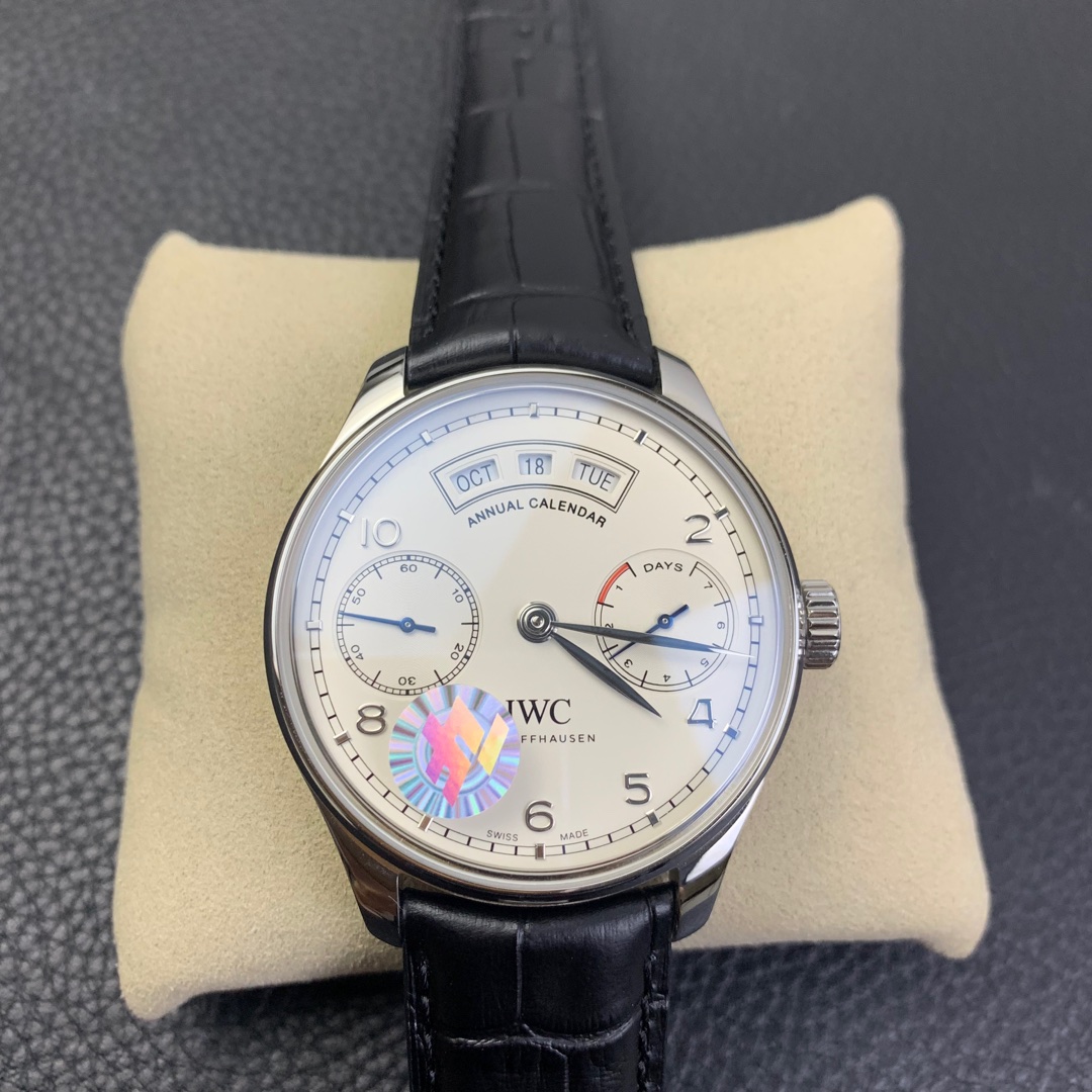 Universal Portugal 44.2 Series Portuguese Seven Mechanical Watch Universal Portugal 44.2 Series Portuguese Seven Mechanical Watch