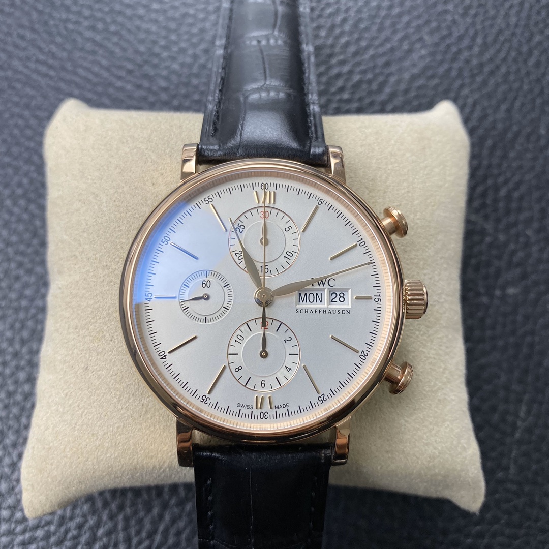 Universal Watch Berto Fino 42 Series Universal Watch Berto Fino 42 Series