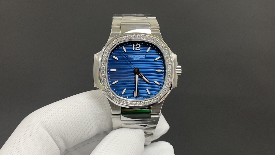 Patek Philippe Elegant and Sporty Nautilus Ladies PP7118 Watch Patek Philippe Elegant and Sporty Nautilus Ladies PP7118 Watch