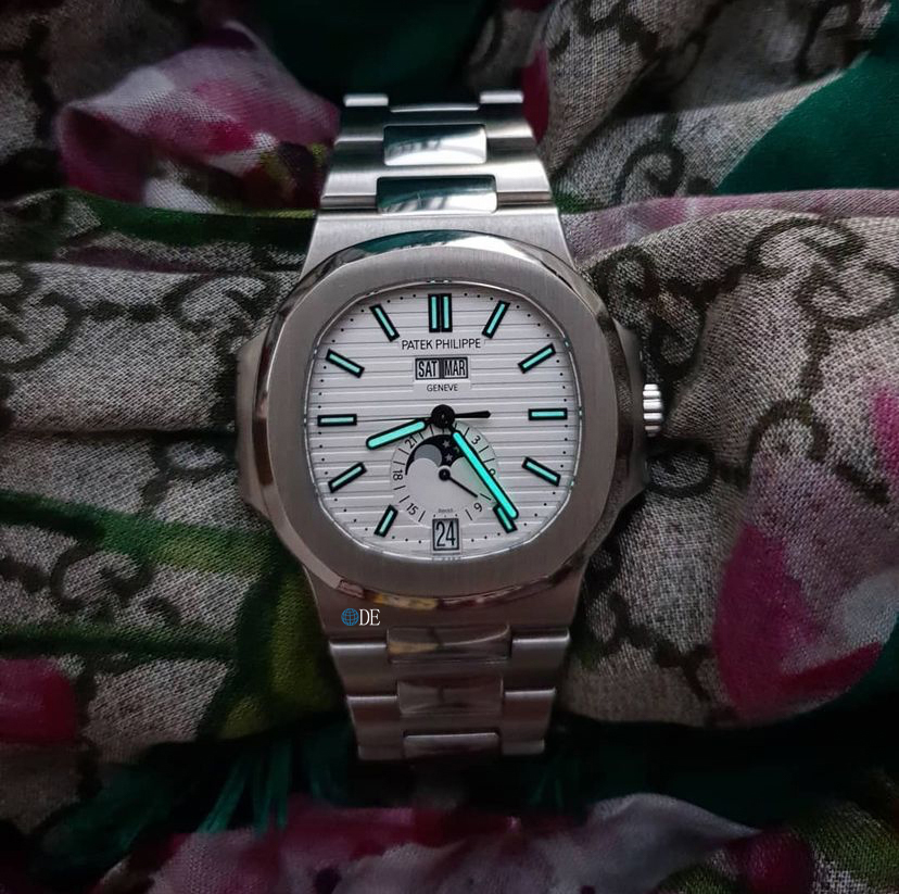 Patek Philippe Elegant Sports Nautilus Series (Parrot Fish) 5726 Annual Calendar Watch Patek Philippe Elegant Sports Nautilus Series (Parrot Fish) 5726 Annual Calendar Watch