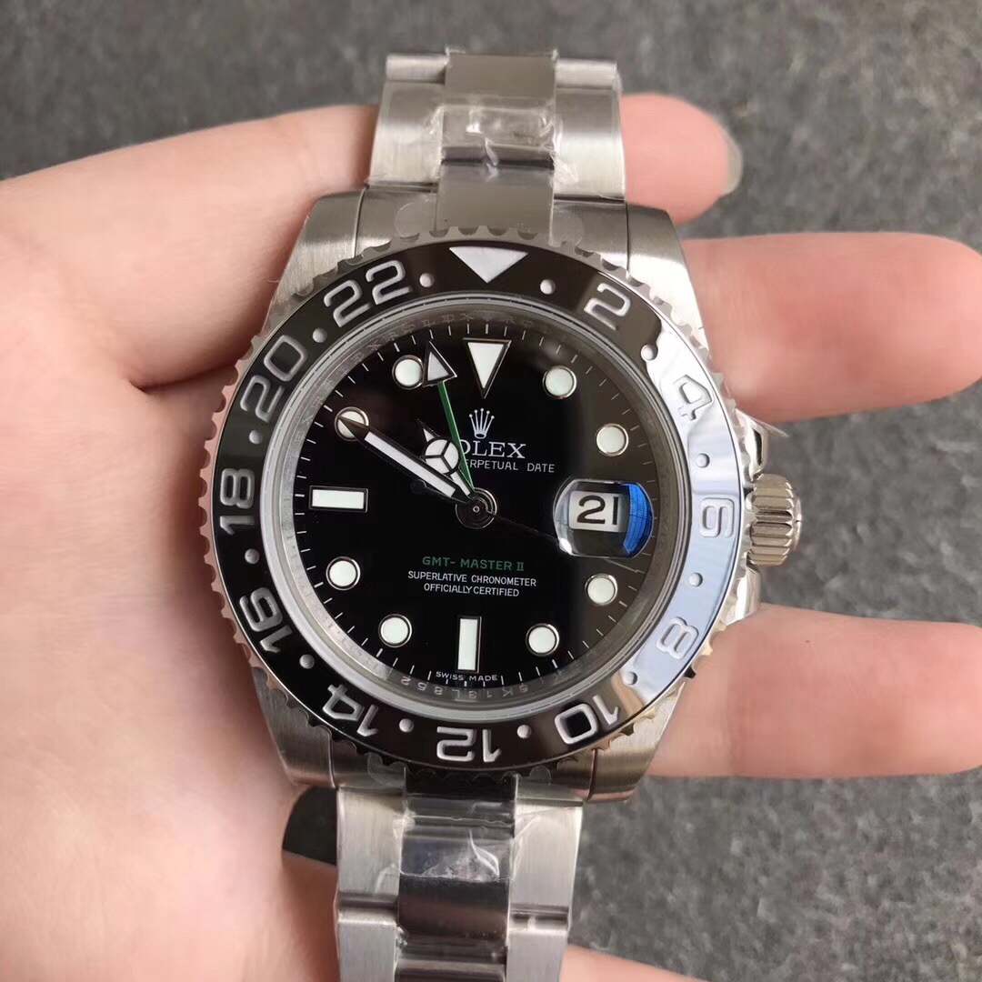 The Rolex Submariner series, black and green water ghost. The Rolex Submariner series, black and green water ghost.