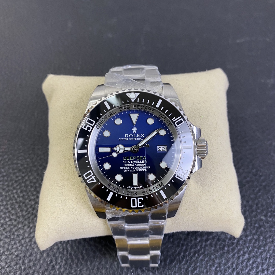 Rolex Submariner “Hulk” 40 Series, Special Edition with 3130 Movement Rolex Submariner “Hulk” 40 Series, Special Edition with 3130 Movement