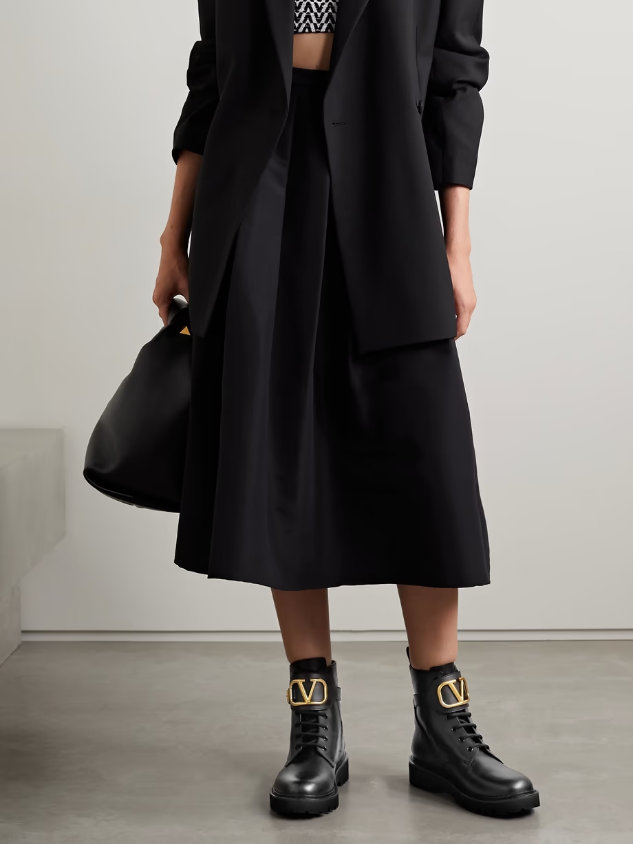 Go Logo embellished leather ankle boots Go Logo embellished leather ankle boots