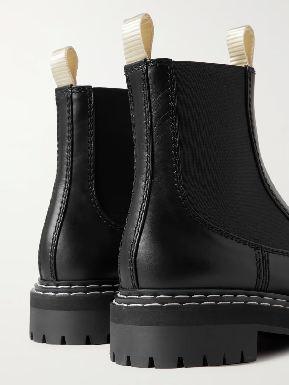 Topstitched leather Chelsea boots Topstitched leather Chelsea boots