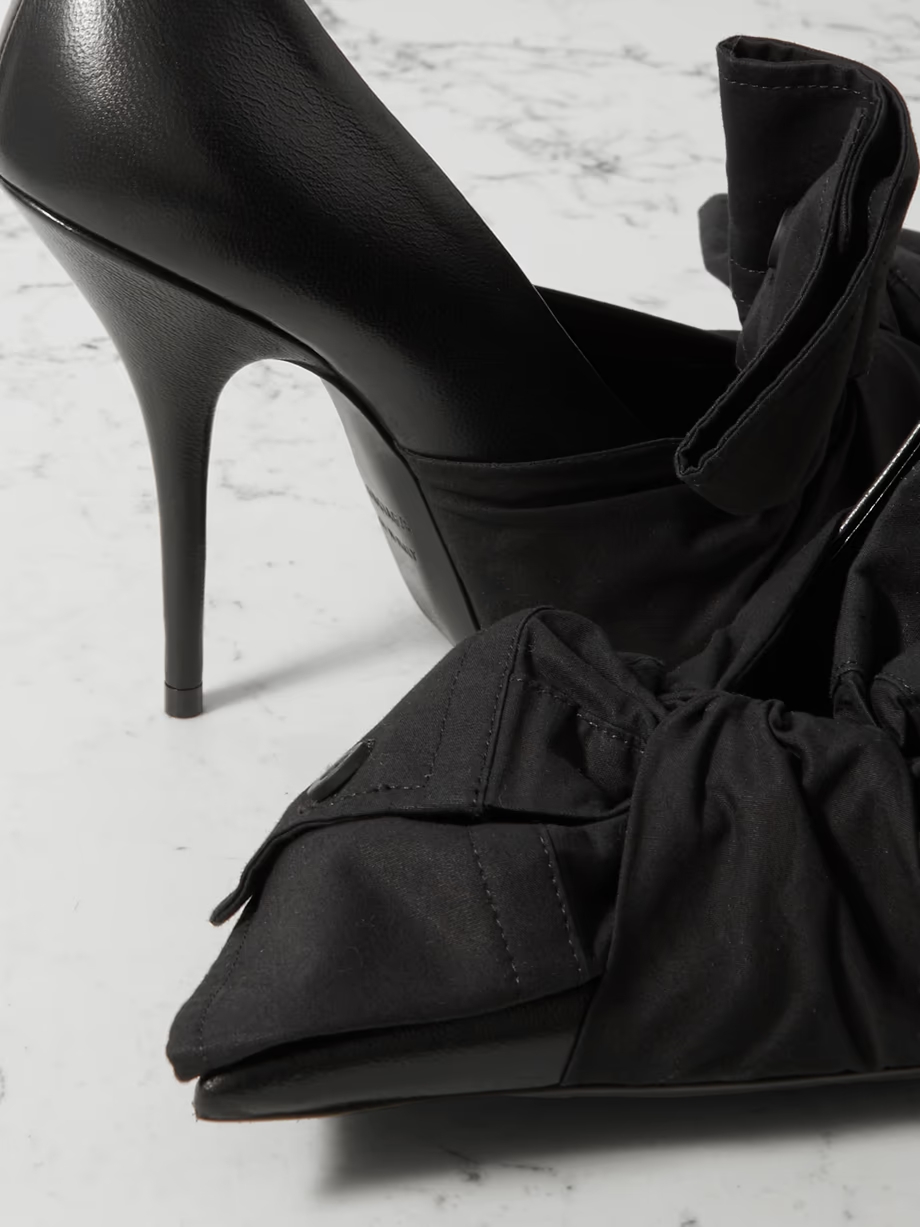 Poplin-trimmed leather pumps Poplin-trimmed leather pumps