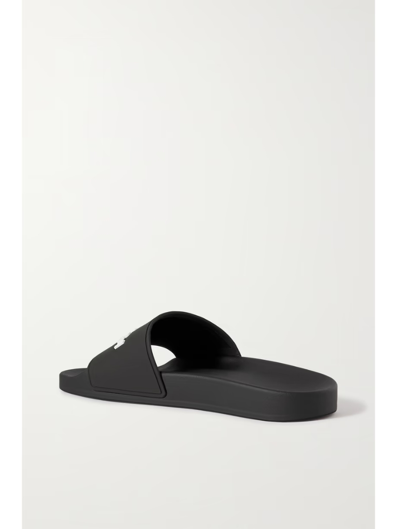 Piscine logo-embossed rubber slides Piscine logo-embossed rubber slides