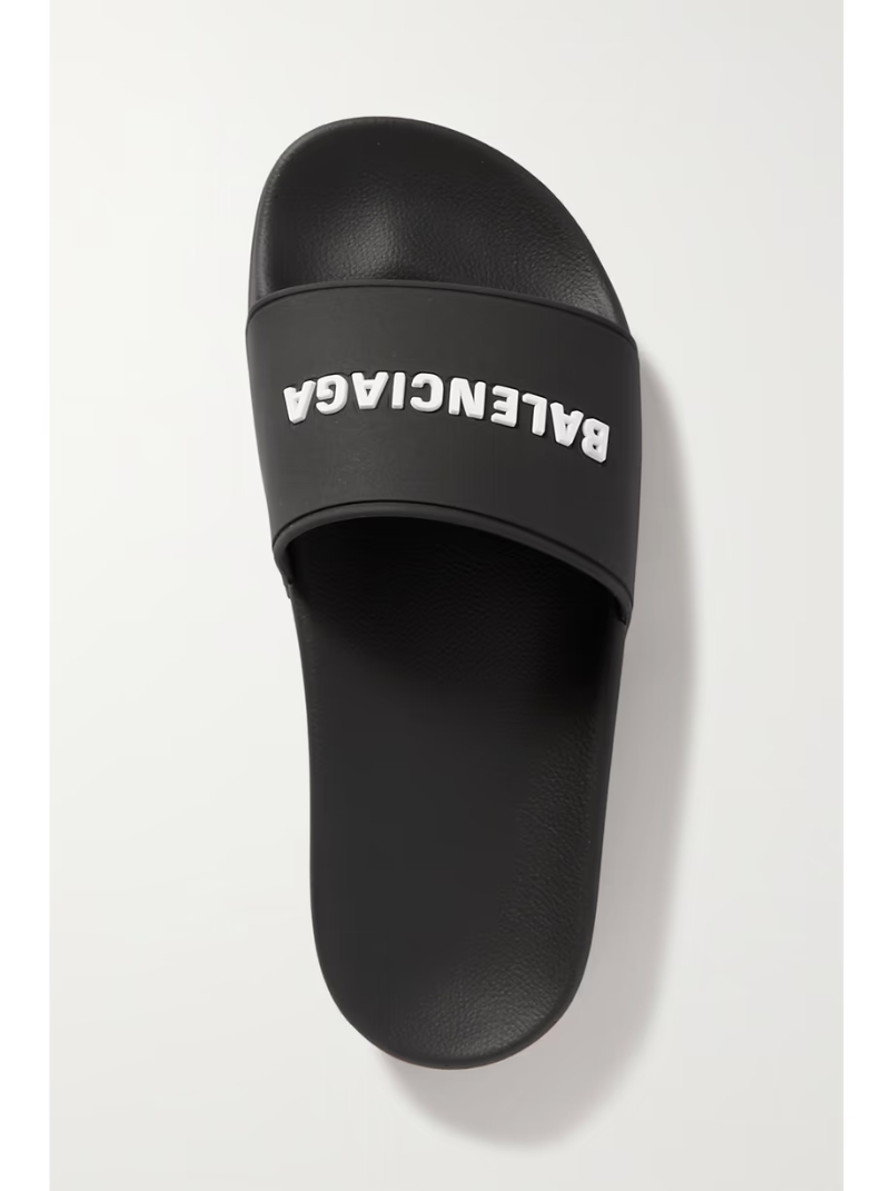 Piscine logo-embossed rubber slides Piscine logo-embossed rubber slides