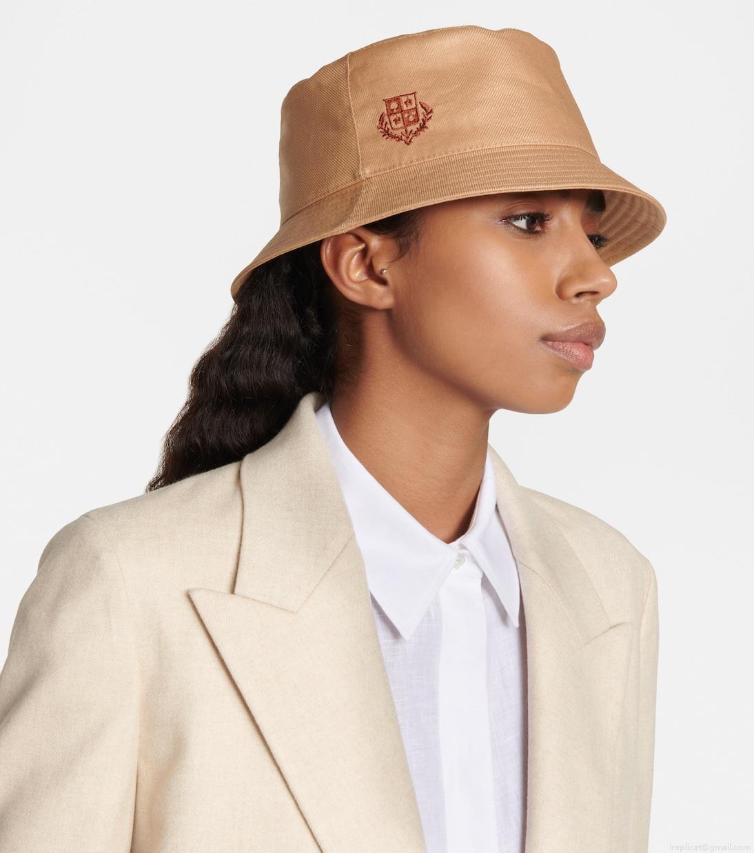 Loro PianaLogo linen bucket hat Loro PianaLogo linen bucket hat