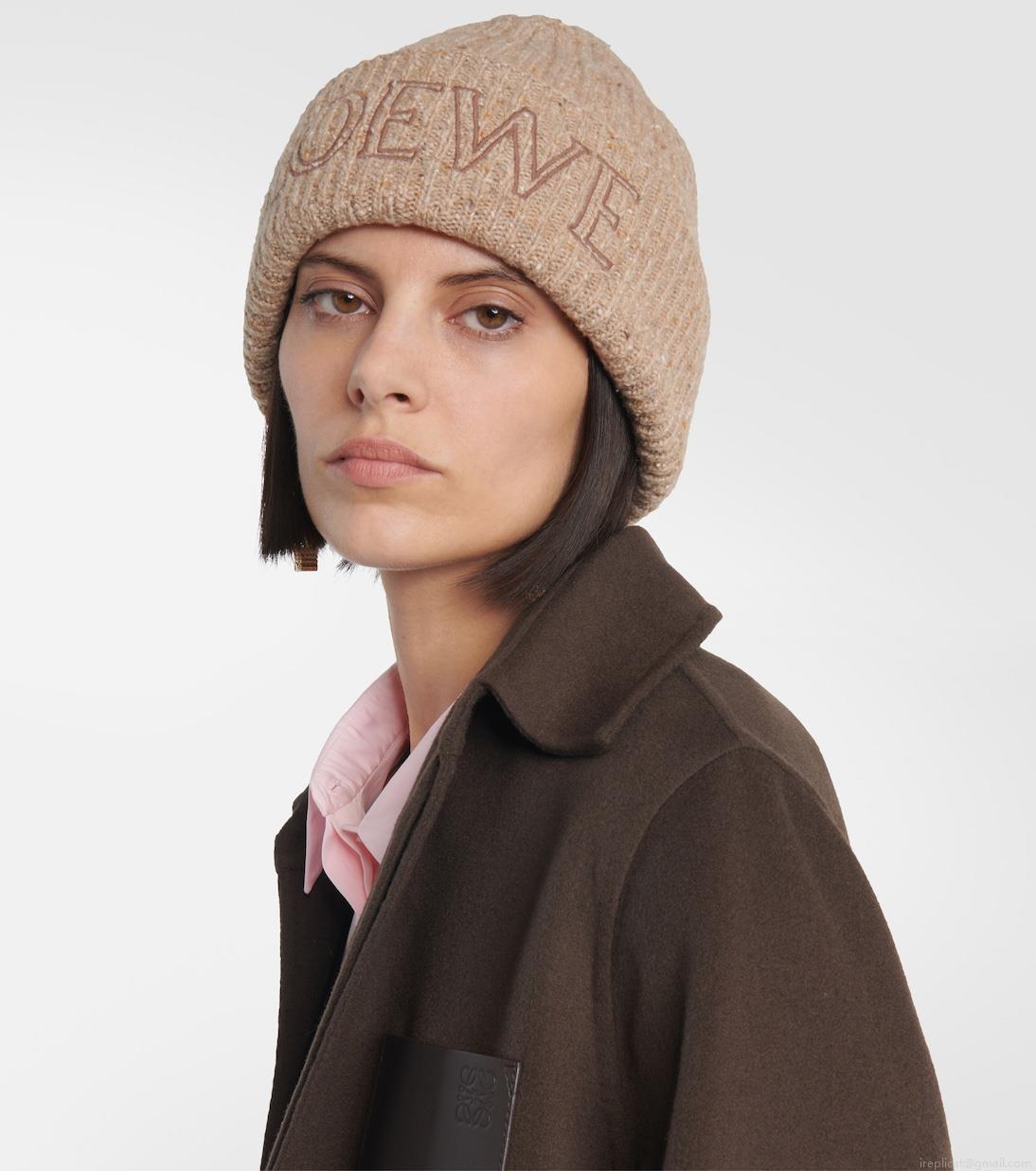 LoeweLogo embroidered beanie LoeweLogo embroidered beanie