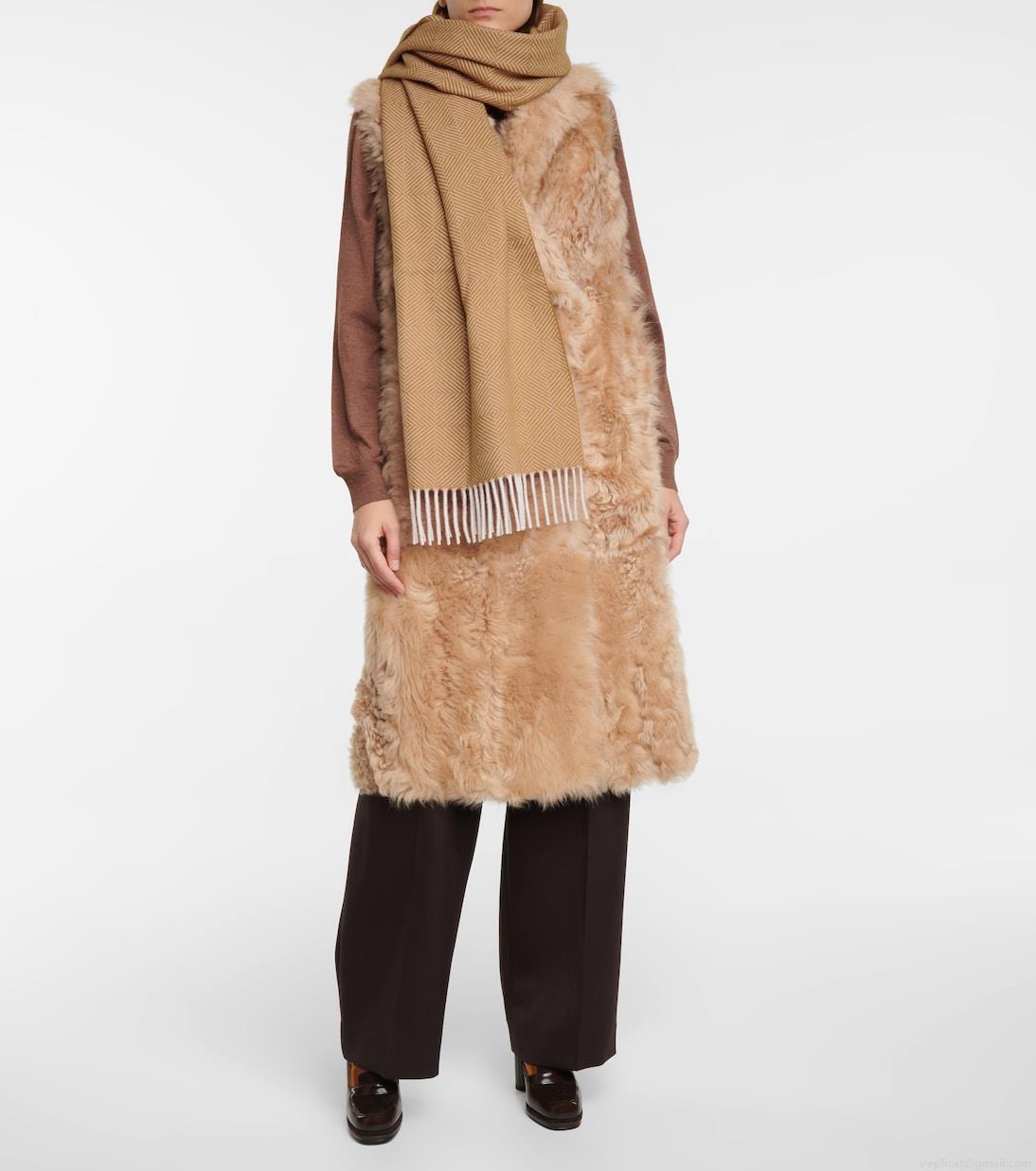 Loro PianaTurati herringbone cashmere scarf Loro PianaTurati herringbone cashmere scarf