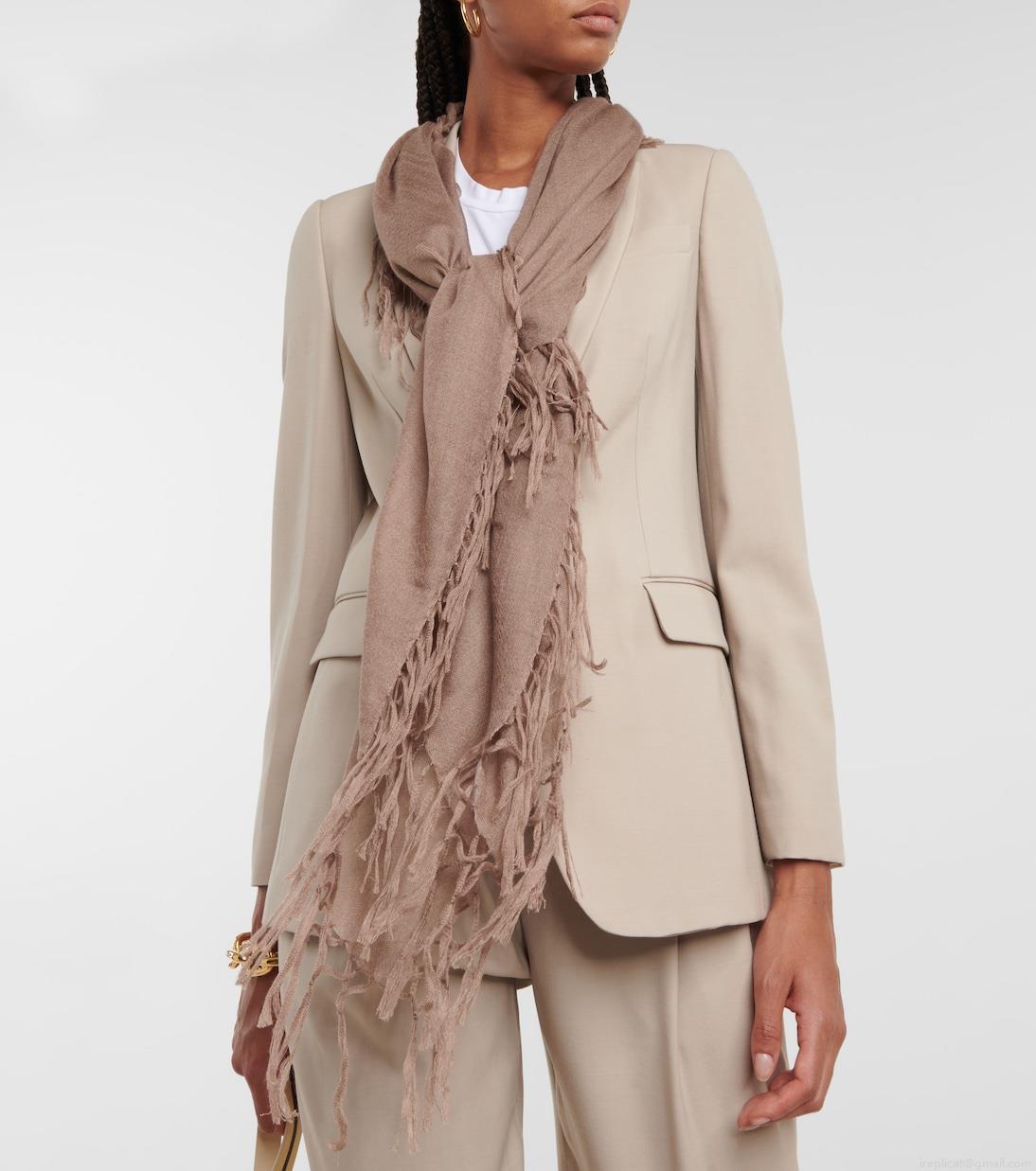 Brunello CucinelliCashmere and silk scarf Brunello CucinelliCashmere and silk scarf