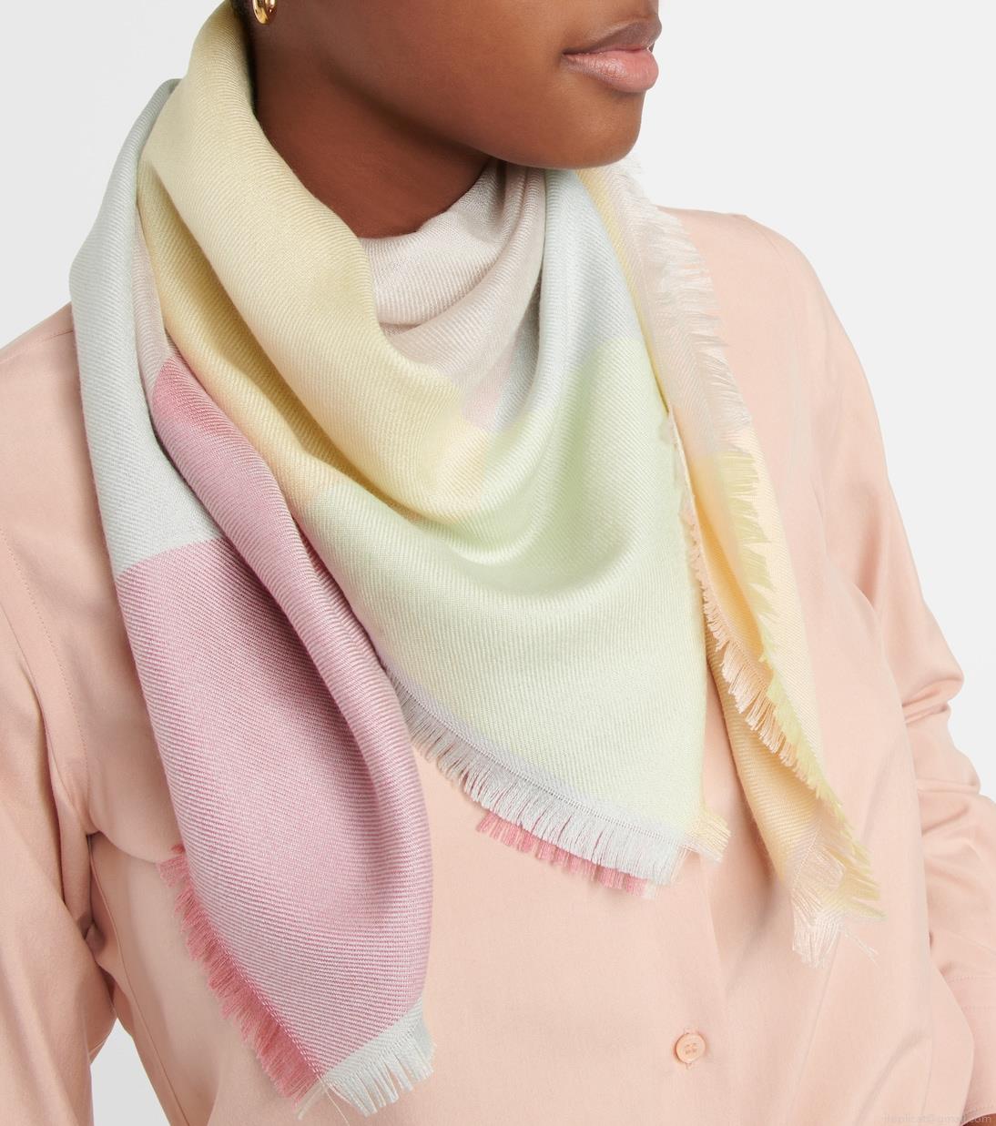 Loro PianaQuadrilatero del Silenzio scarf Loro PianaQuadrilatero del Silenzio scarf