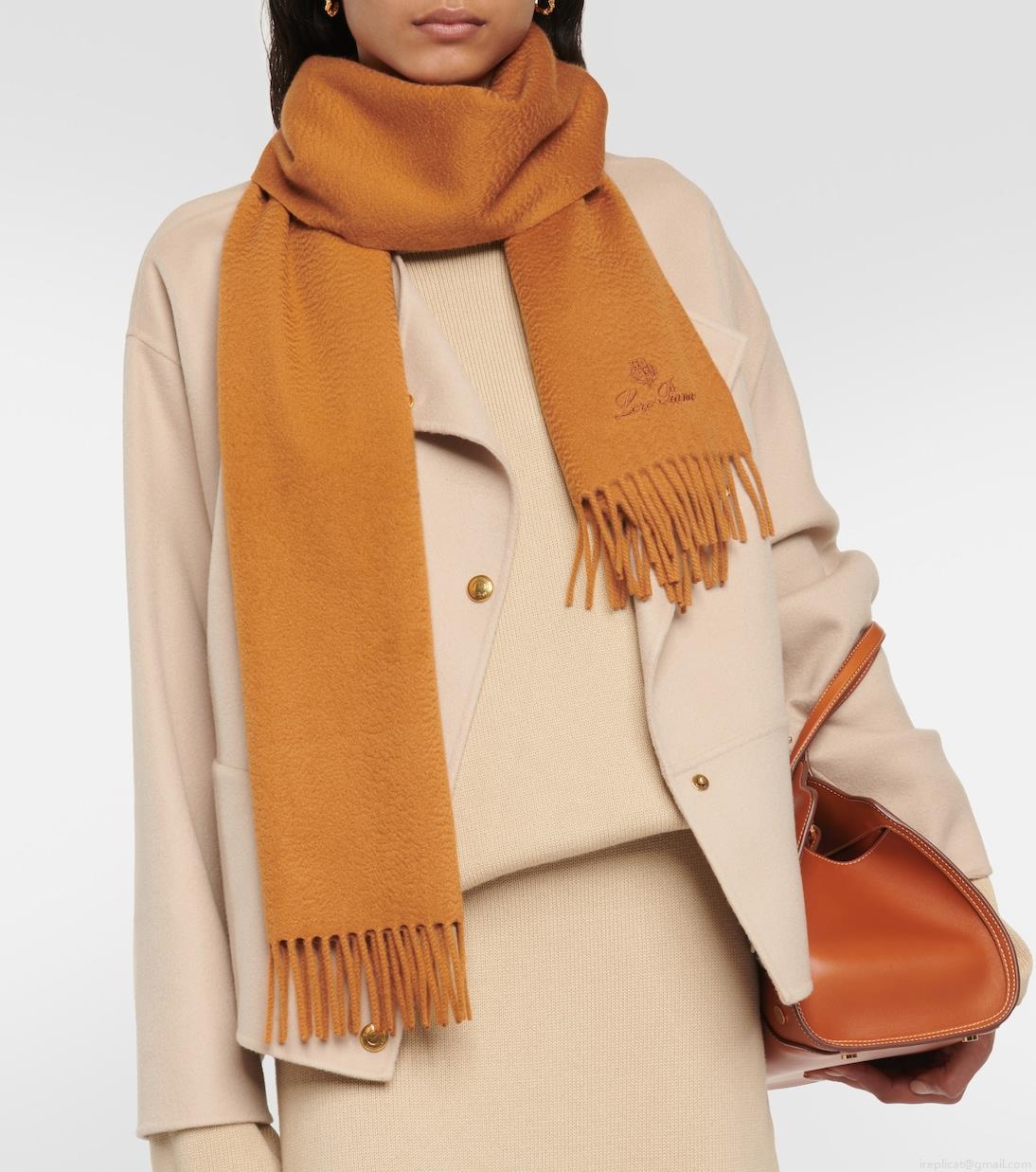 Loro PianaCashmere scarf Loro PianaCashmere scarf