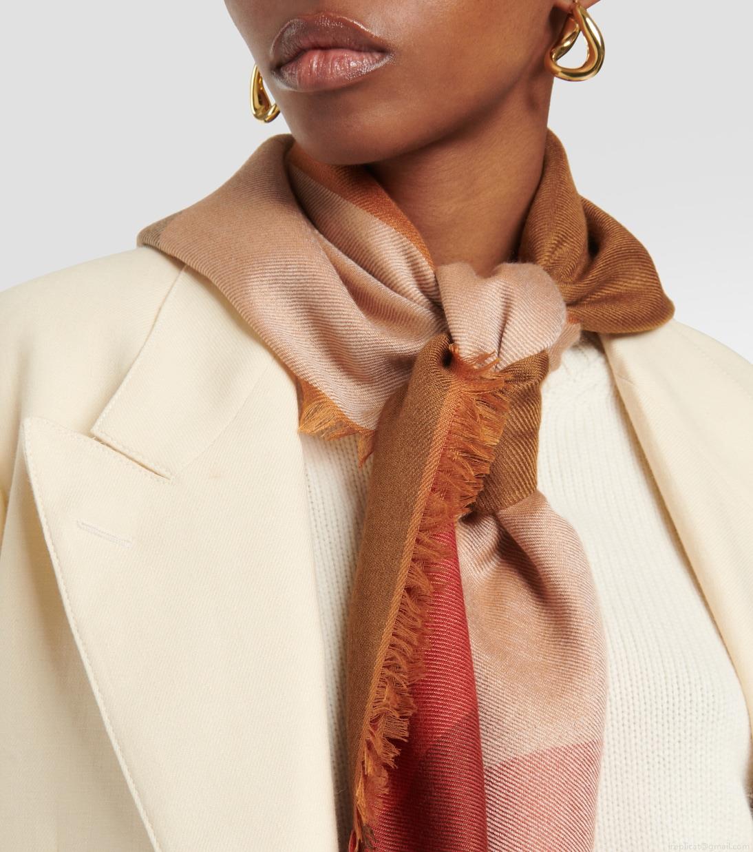 Loro PianaQuadrilatero del Silenzio cashmere and silk scarf Loro PianaQuadrilatero del Silenzio cashmere and silk scarf