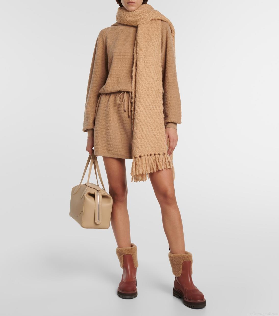 Loro PianaFringed cashmere and silk scarf Loro PianaFringed cashmere and silk scarf