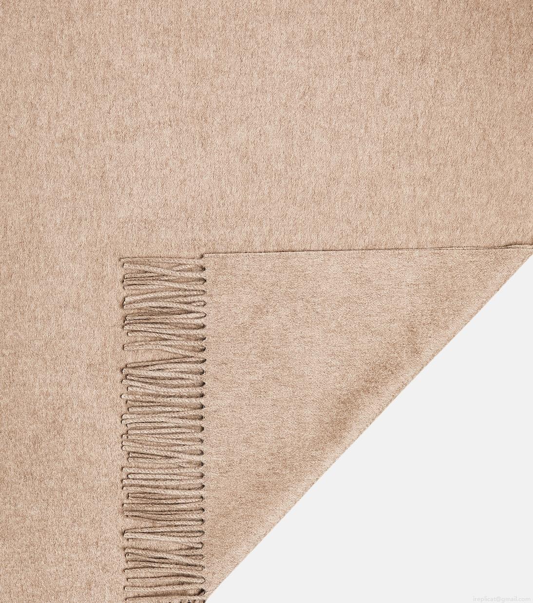 Loro PianaCocooning cashmere scarf Loro PianaCocooning cashmere scarf