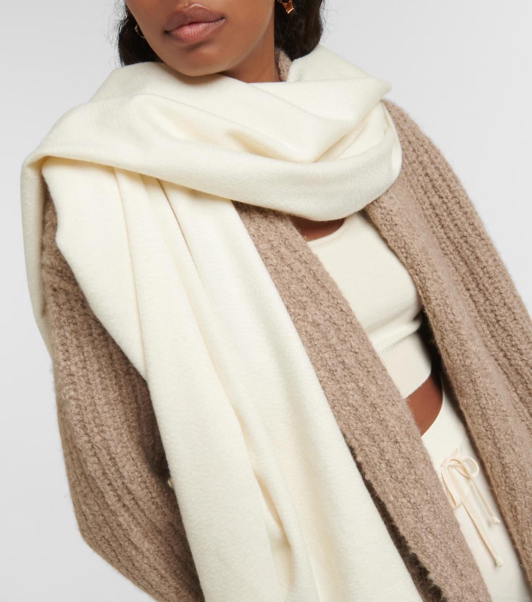 Loro PianaCocooning cashmere scarf Loro PianaCocooning cashmere scarf
