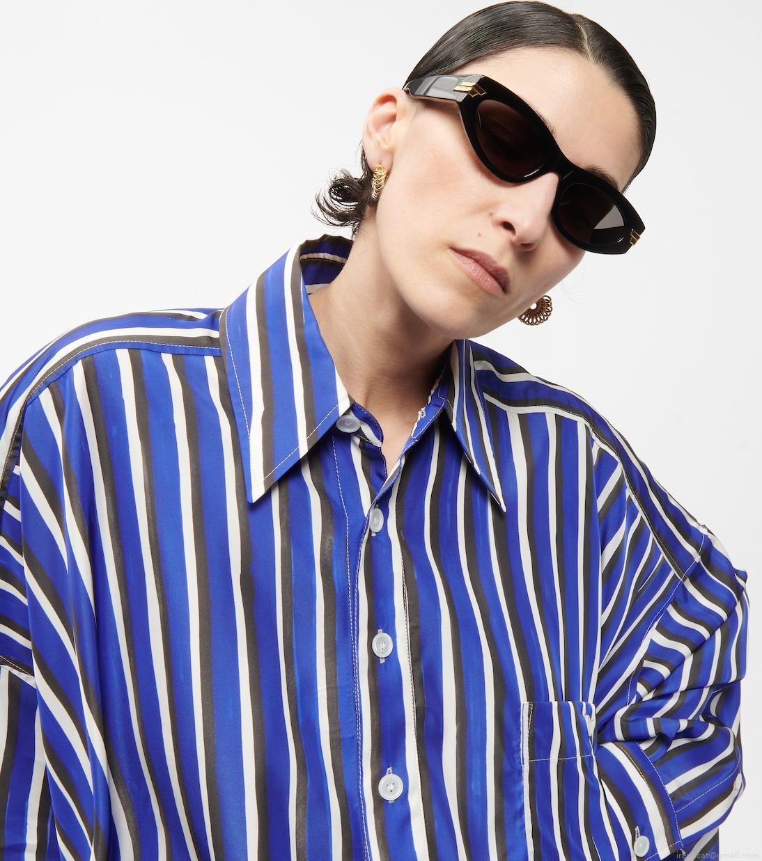 Bottega VenetaClassic oval sunglasses Bottega VenetaClassic oval sunglasses