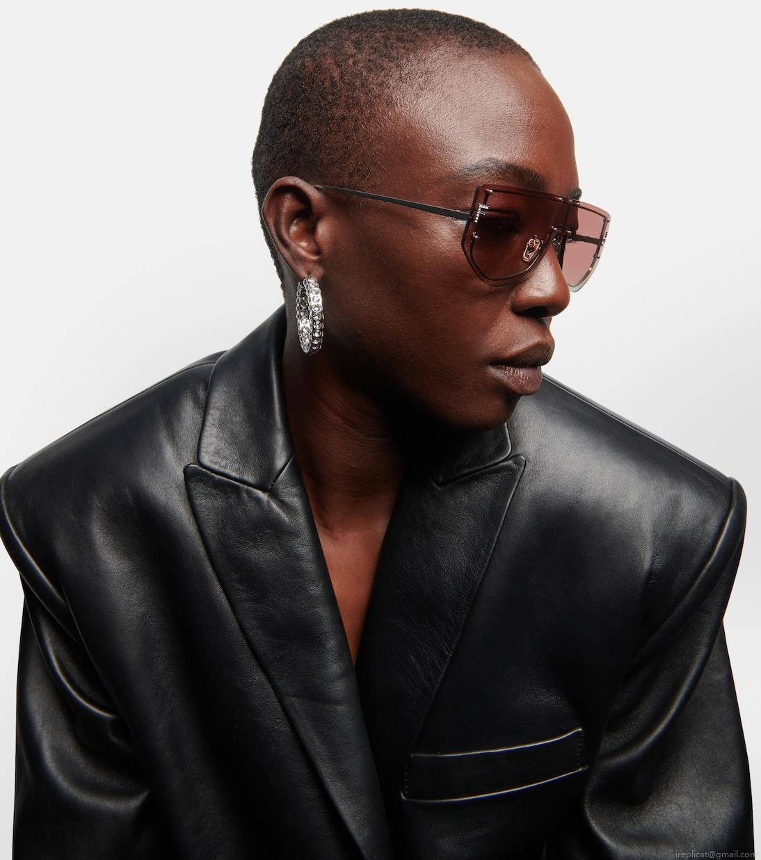 FendiFendi First oversized sunglasses FendiFendi First oversized sunglasses