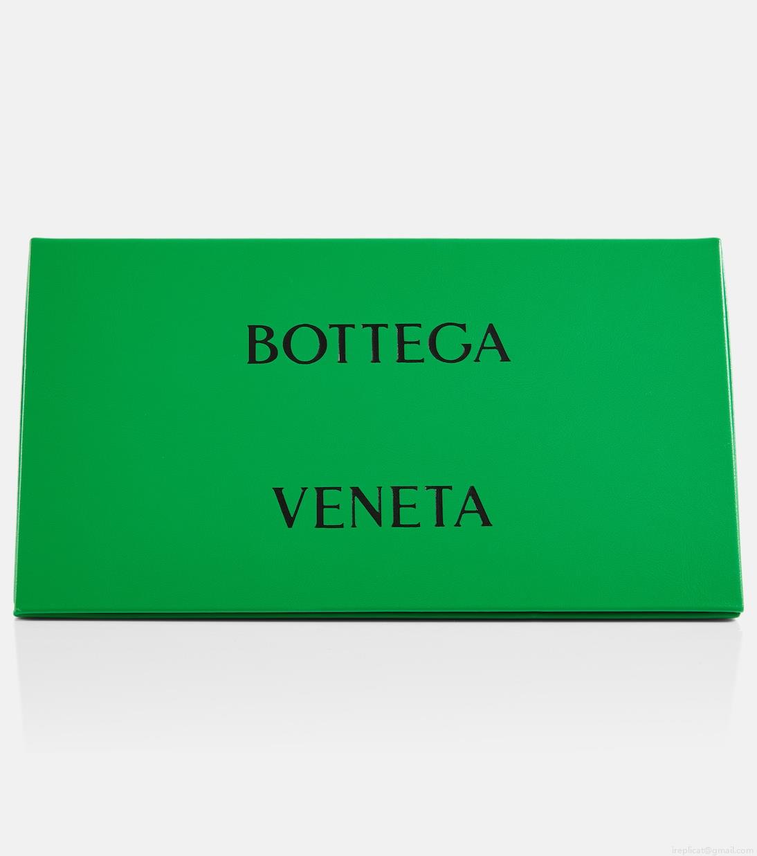 Bottega VenetaTriangle sunglasses